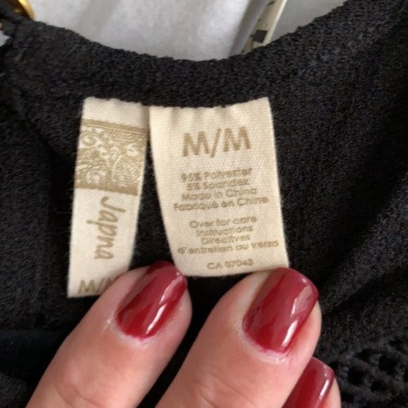 Black Sleeveless Top with Contrast Lace - Picture 5 of 5